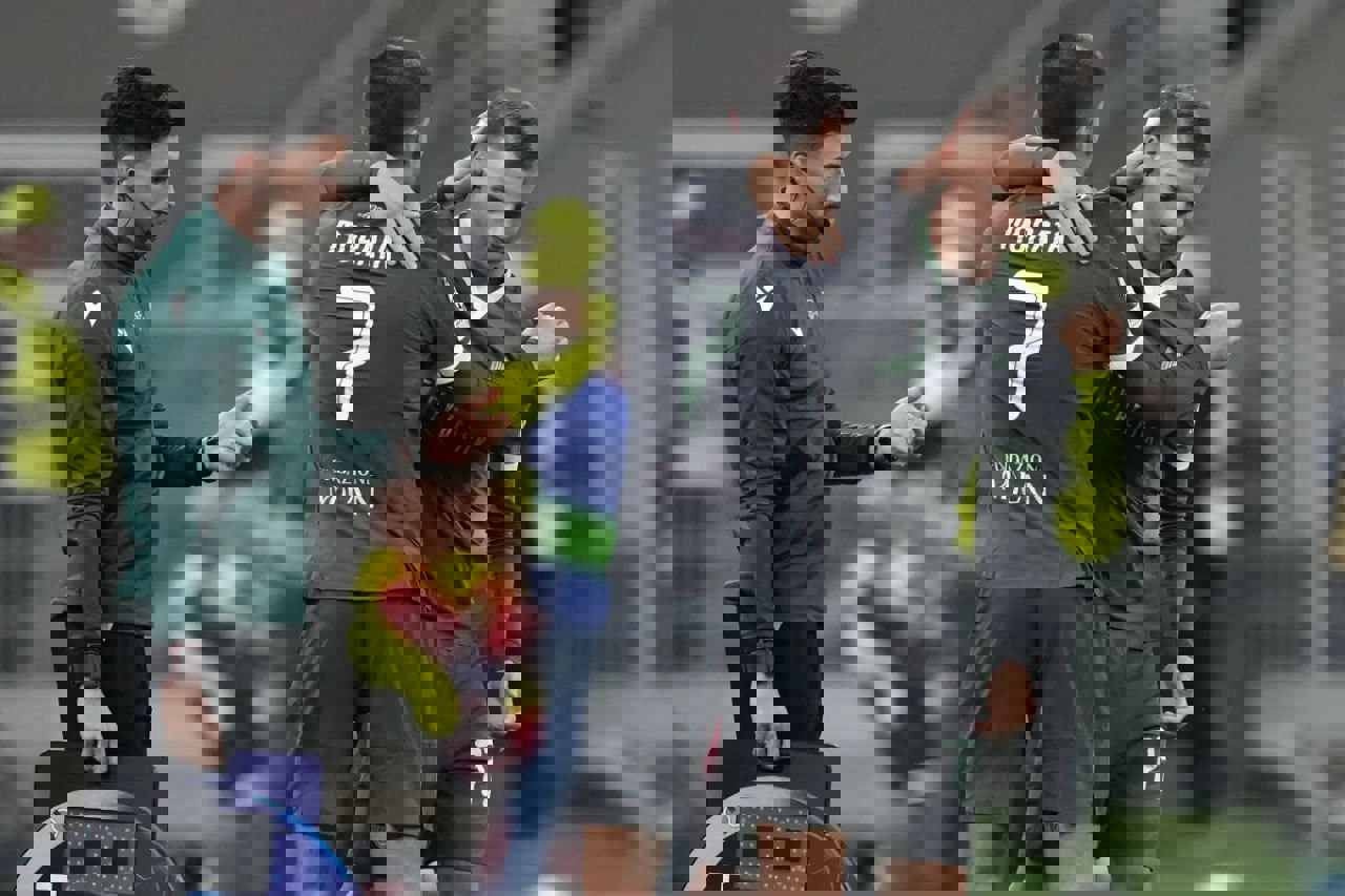 2098946