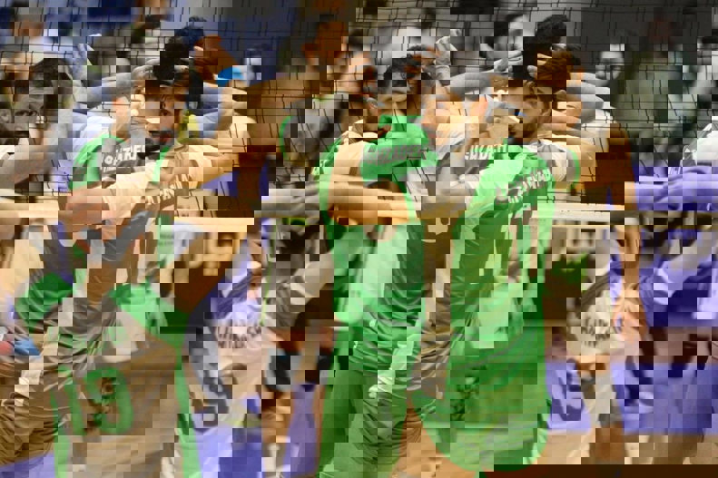 2098204