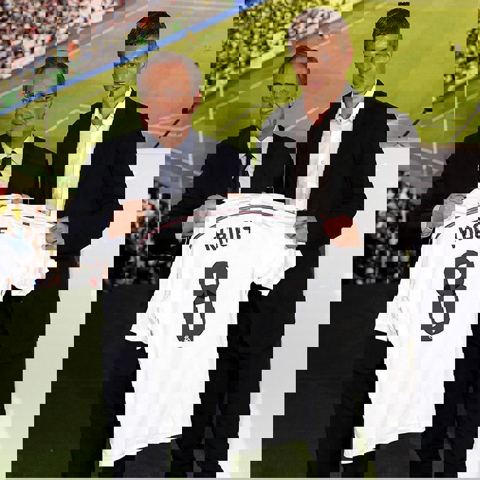 2098262