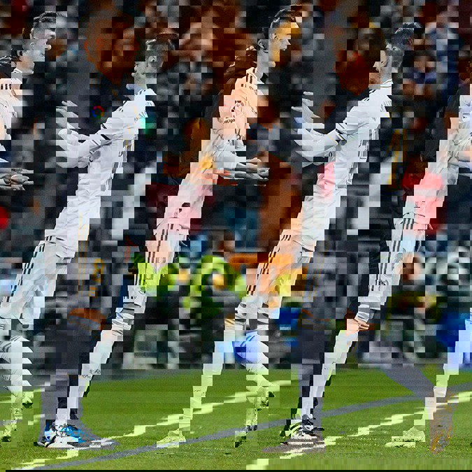 2098261