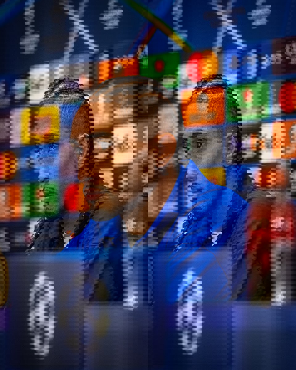 2098349