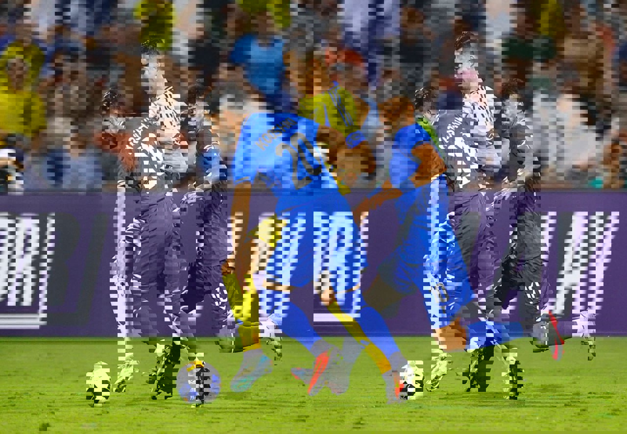 2098854