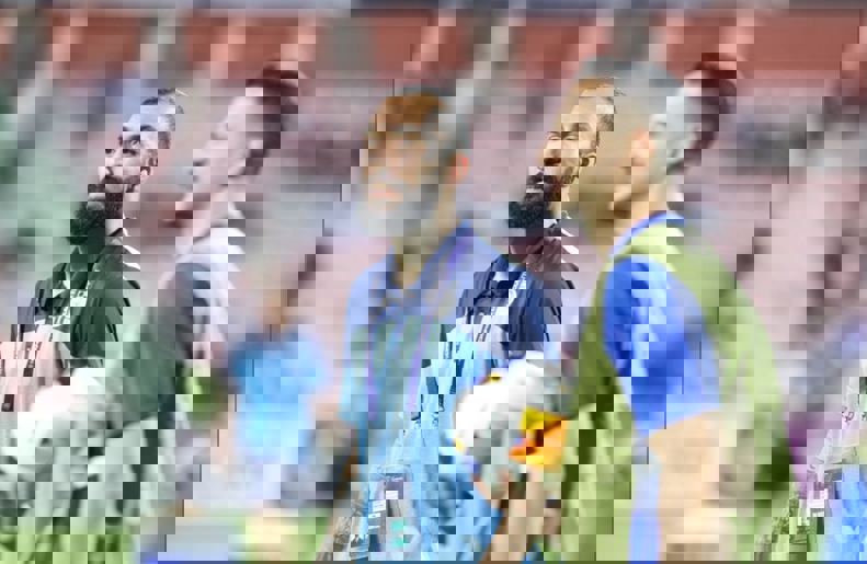 2098772