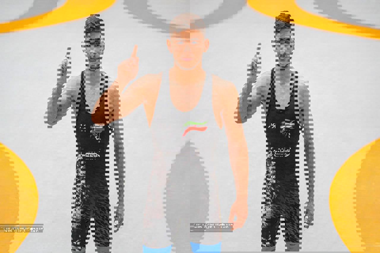 2098818