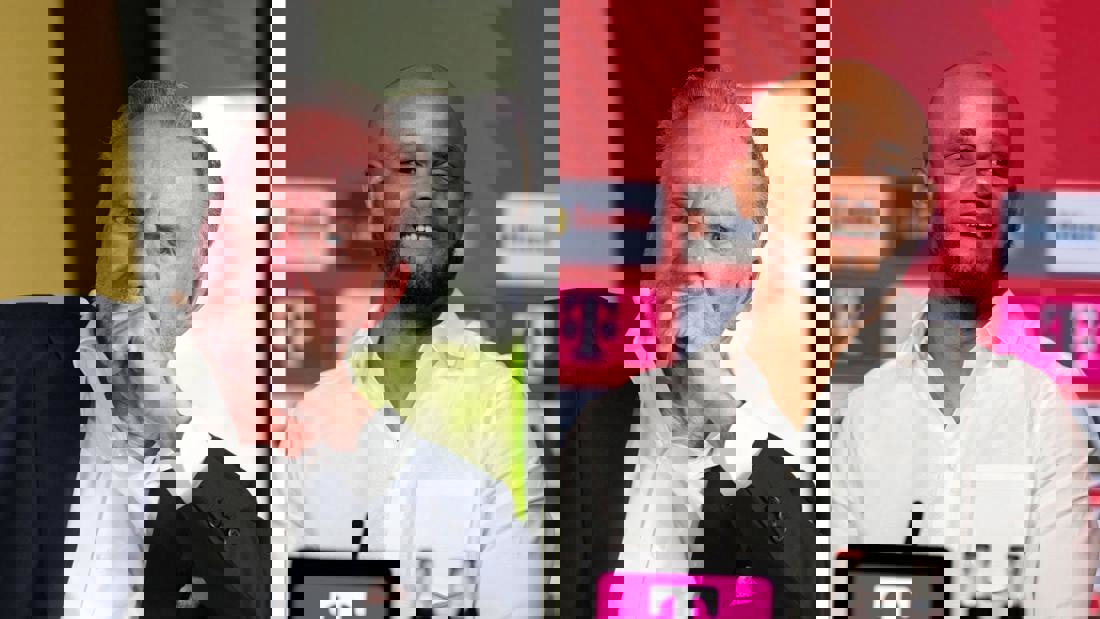 2098762