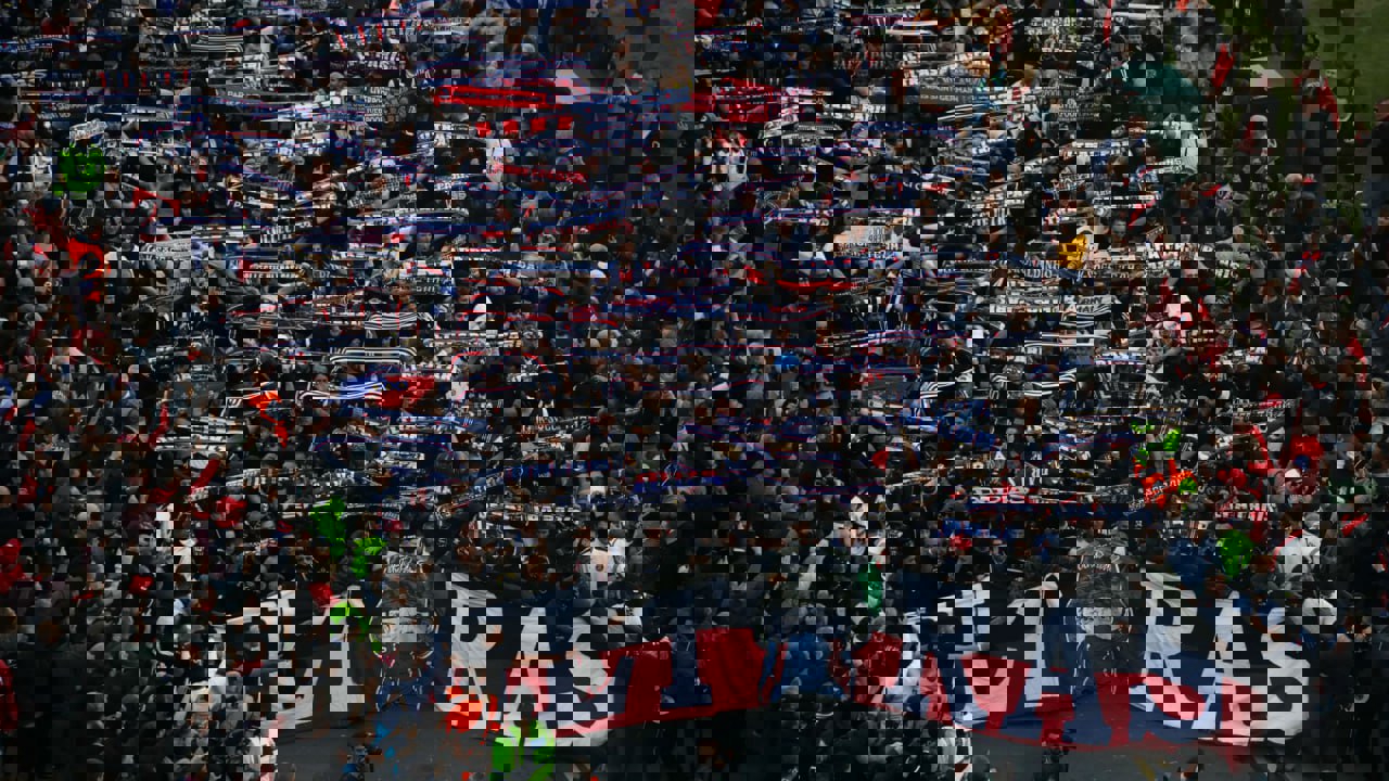 2098831