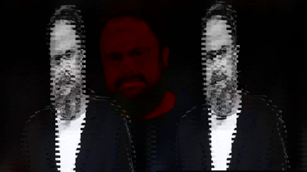 2098922