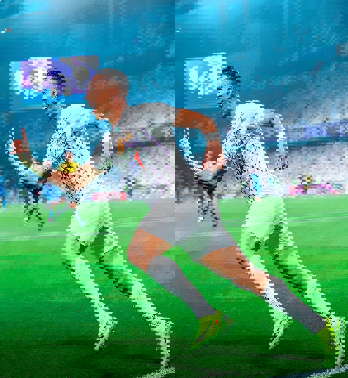 2099688