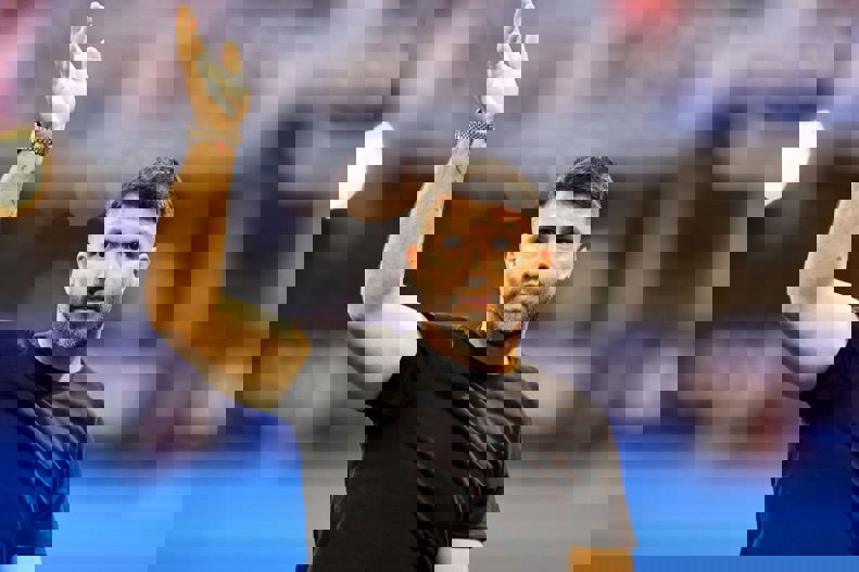2099928
