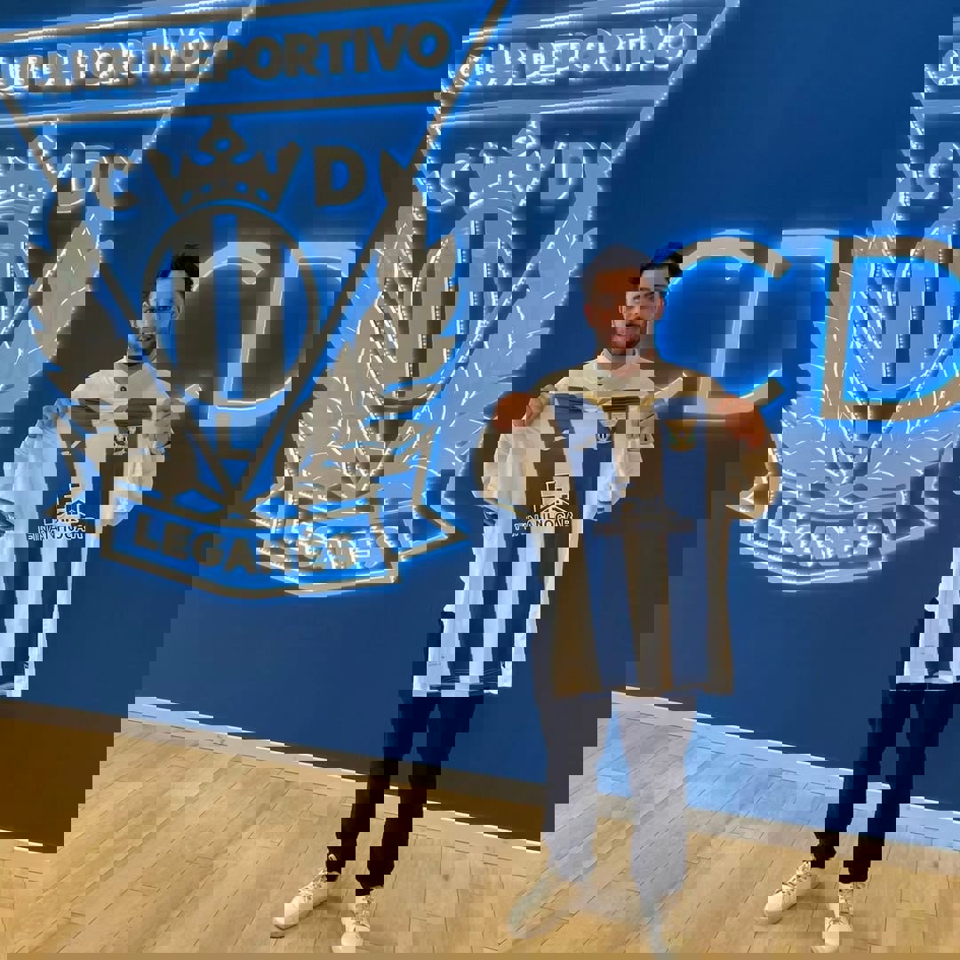 2099989