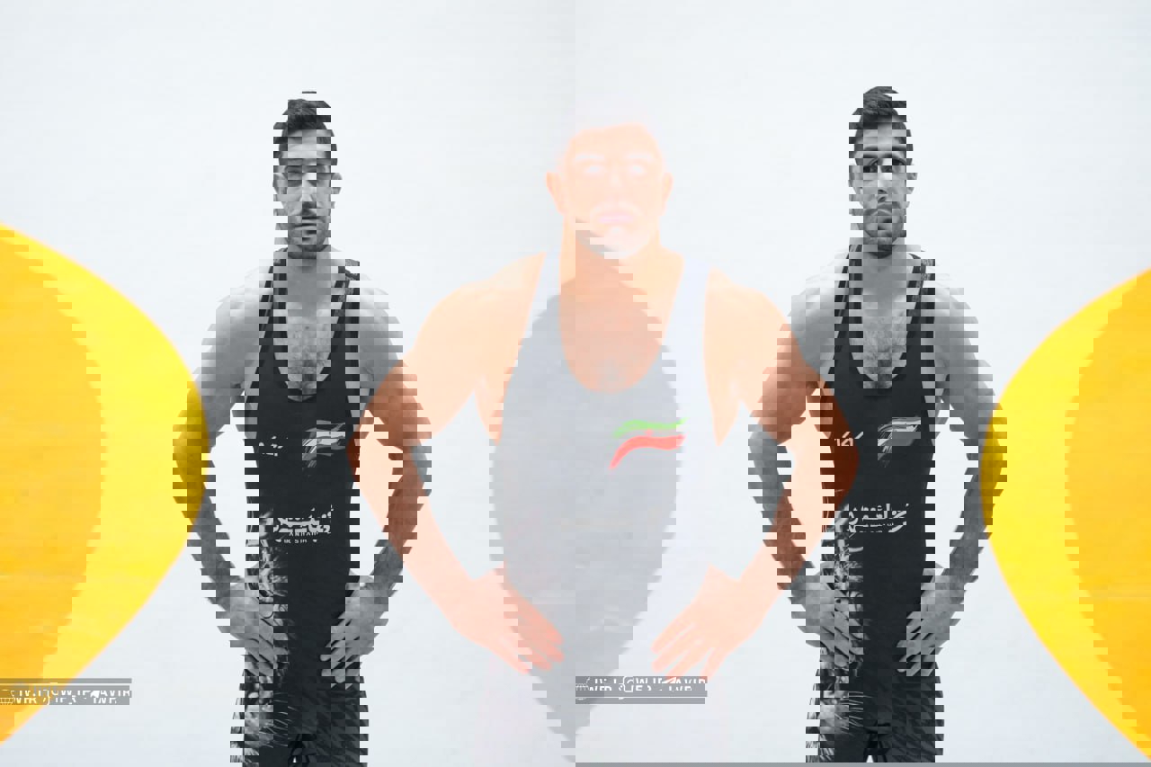 2100379