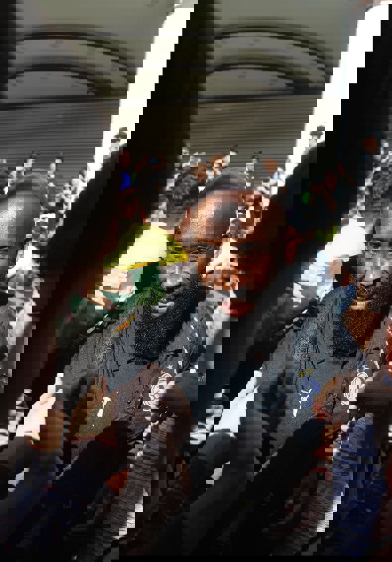 2100423
