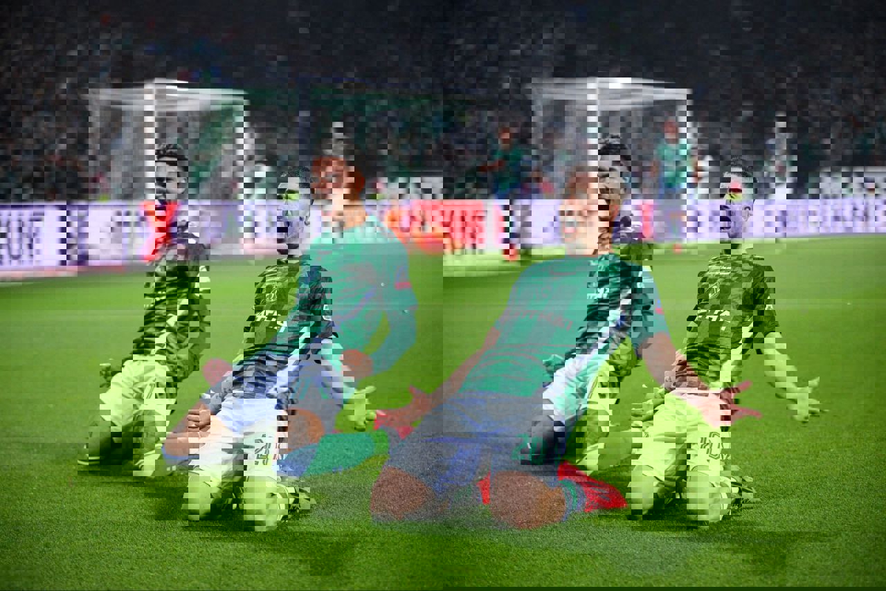 2100742