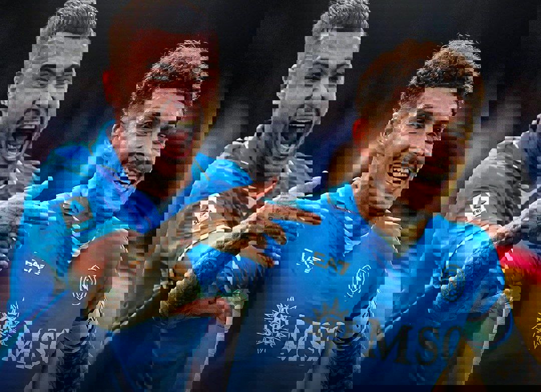 2100776