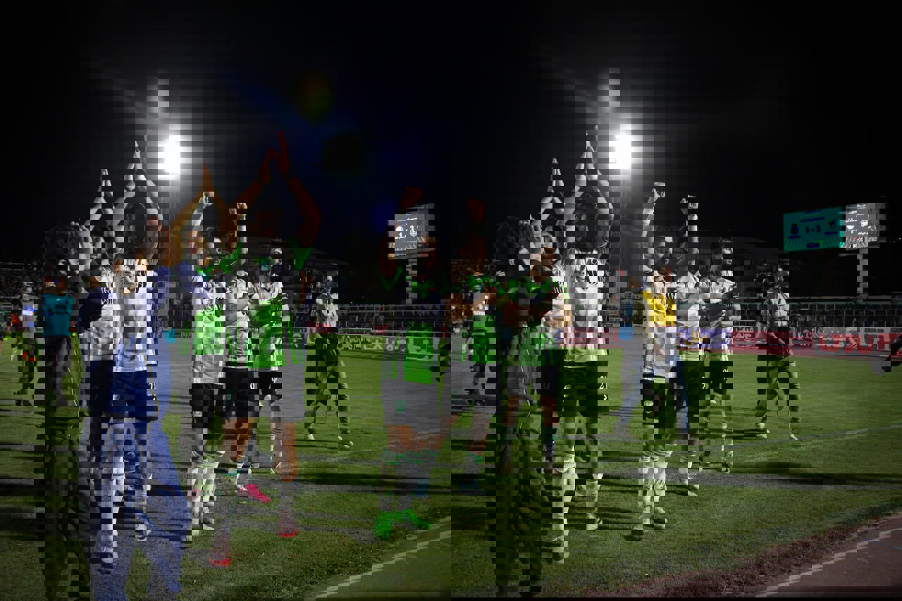 2100676