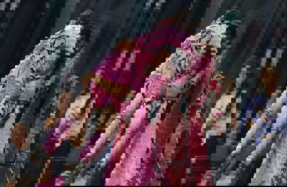 2101828
