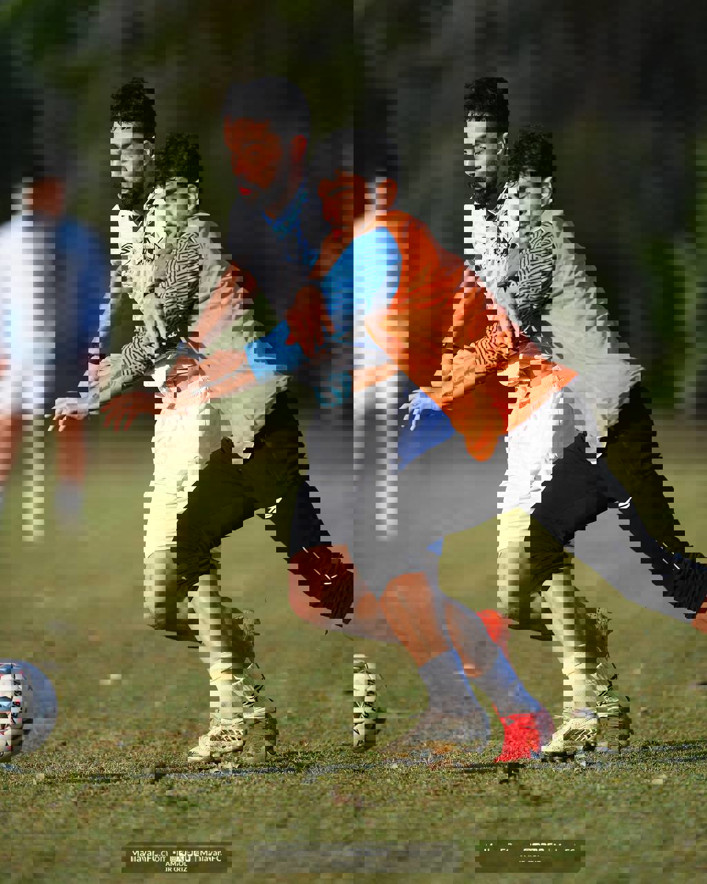 2101932