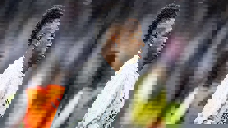 2101940