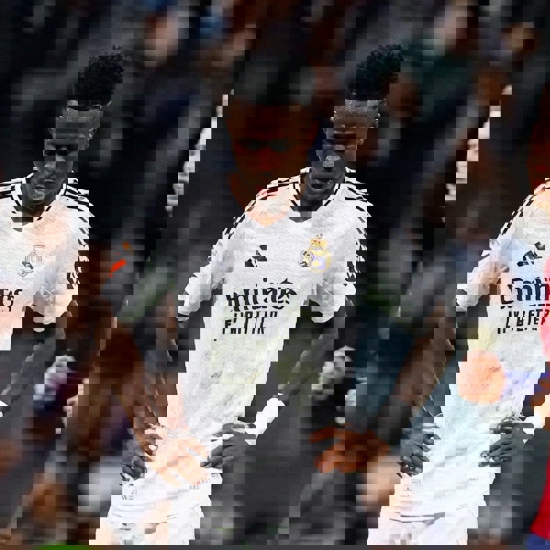 2101883