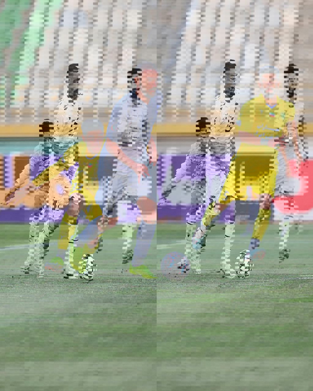 2101878