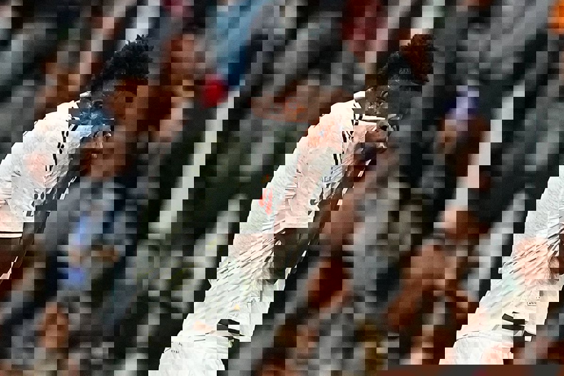 2102504