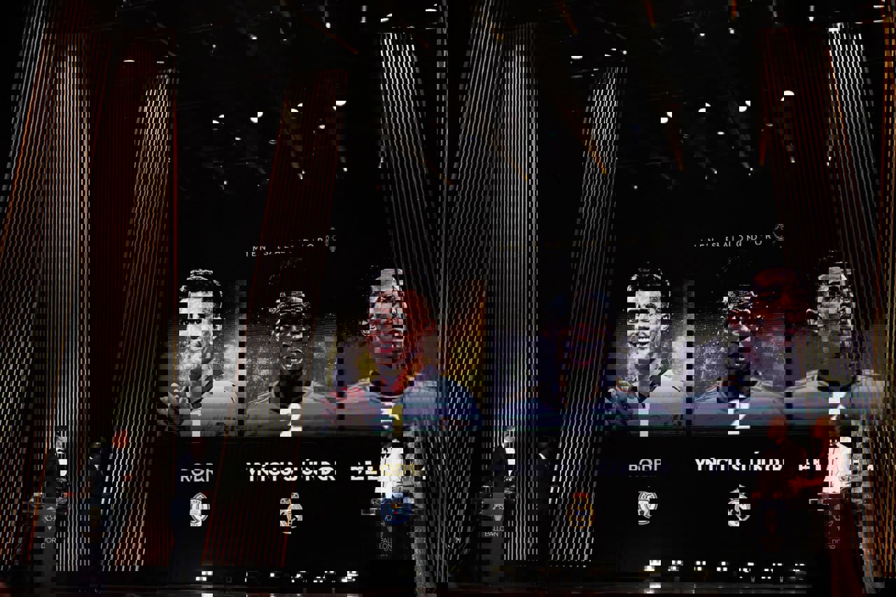 2102121