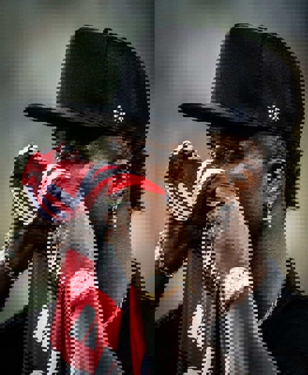 2102204