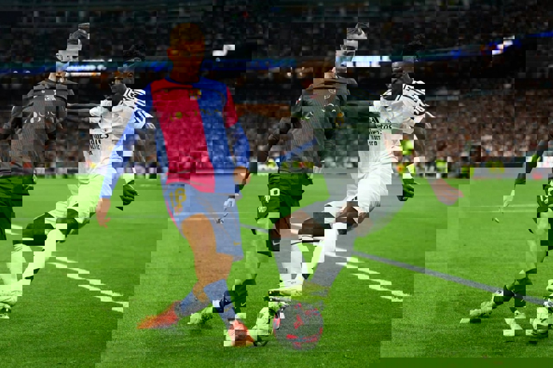 2102305