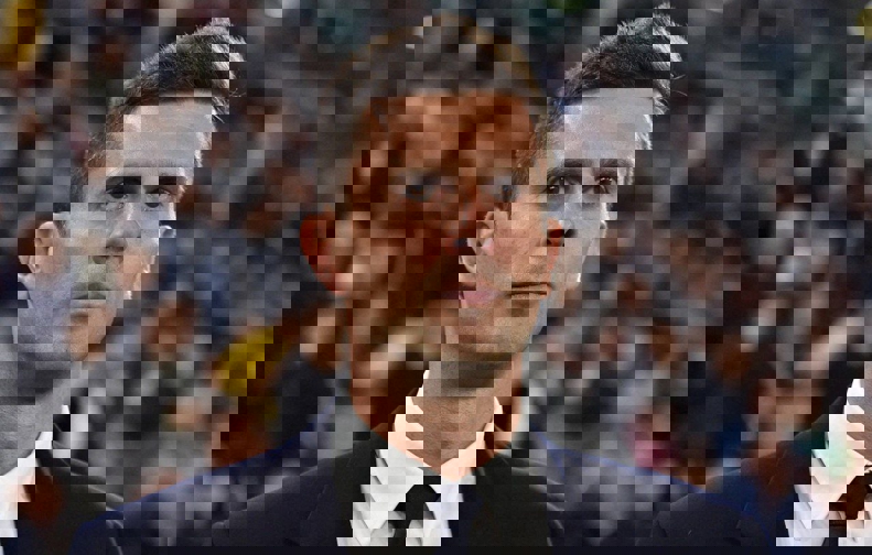 2102273