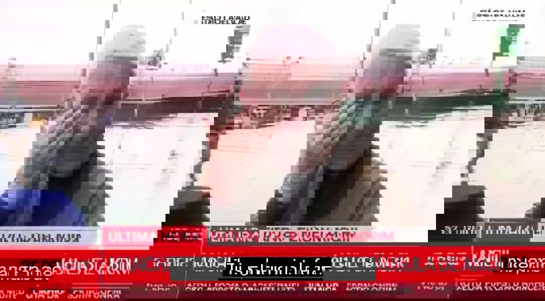 2102443