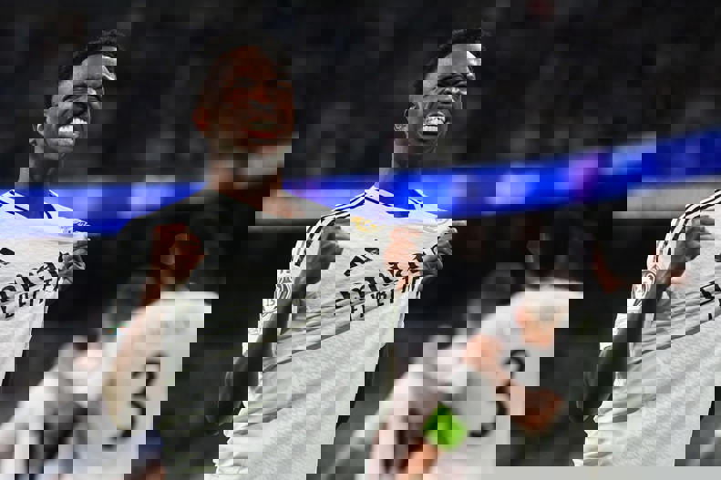 2102316
