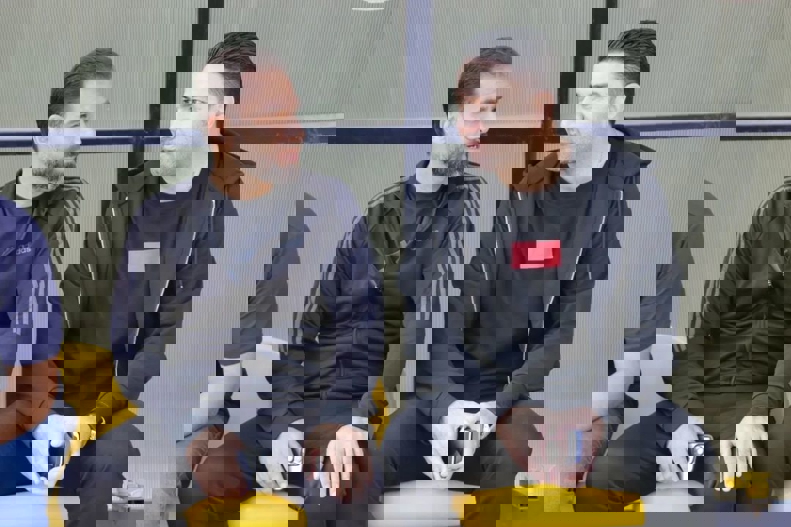 2102747