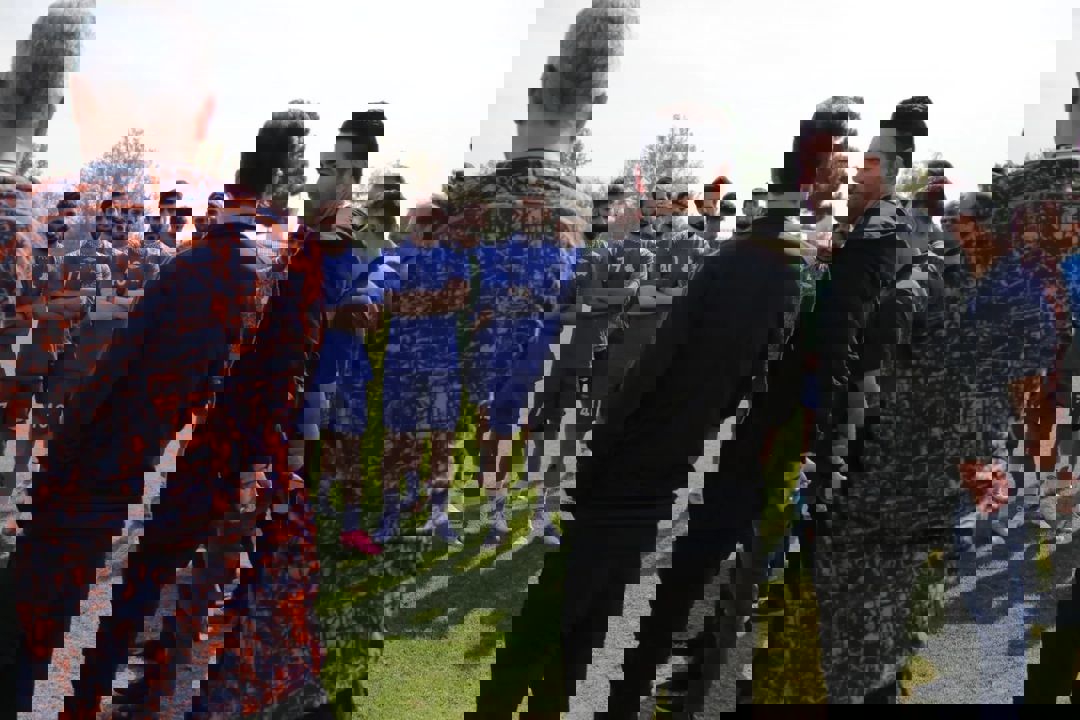 2102745