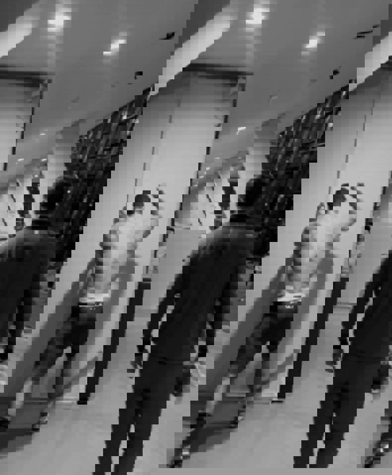 2102896