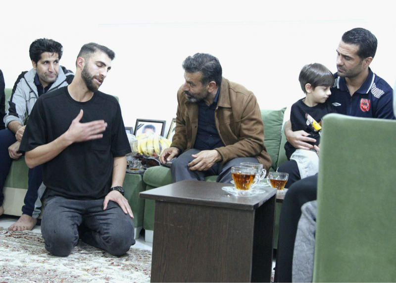 دلگرمی مسیها به همتیمی عزادار (عکس)
