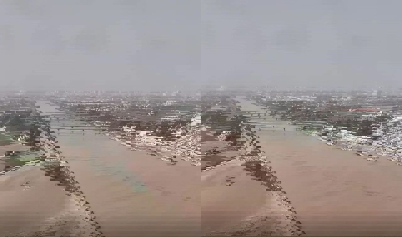 2103658