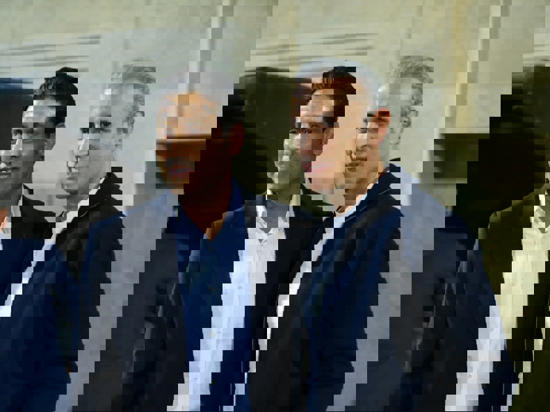 2103894