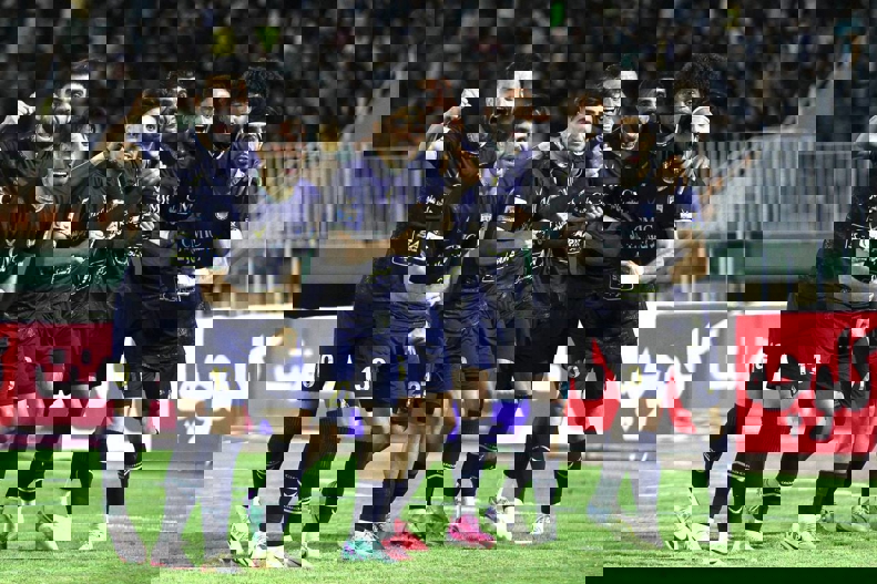 2103896