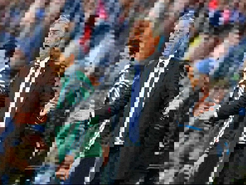2104283
