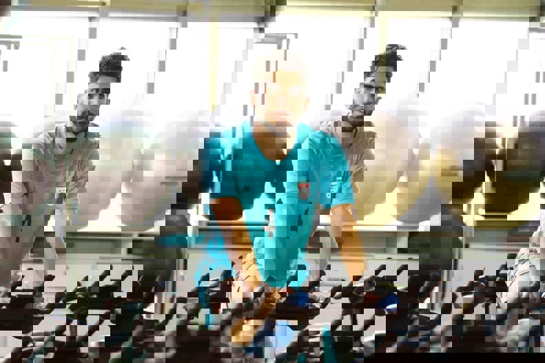 2104235