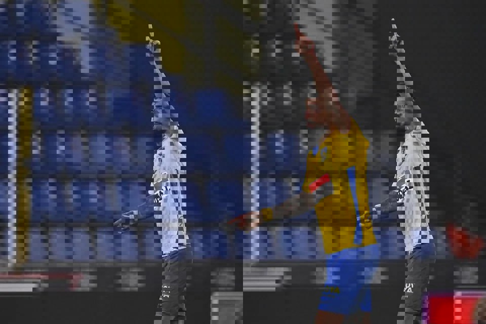 2104376