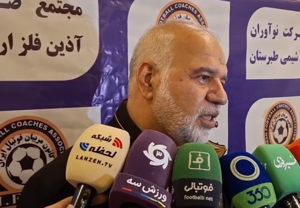 کاشانی: در حد یک چای خوردن سوال کنید!