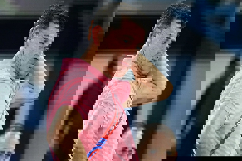 2104538
