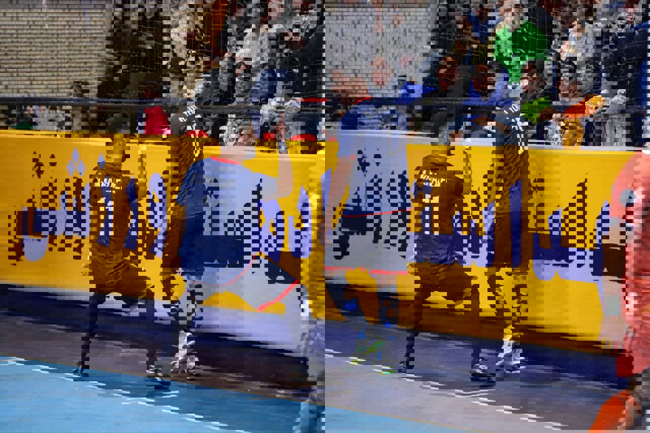 2104661
