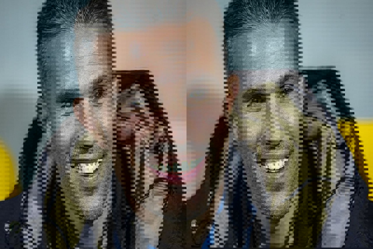 2104744