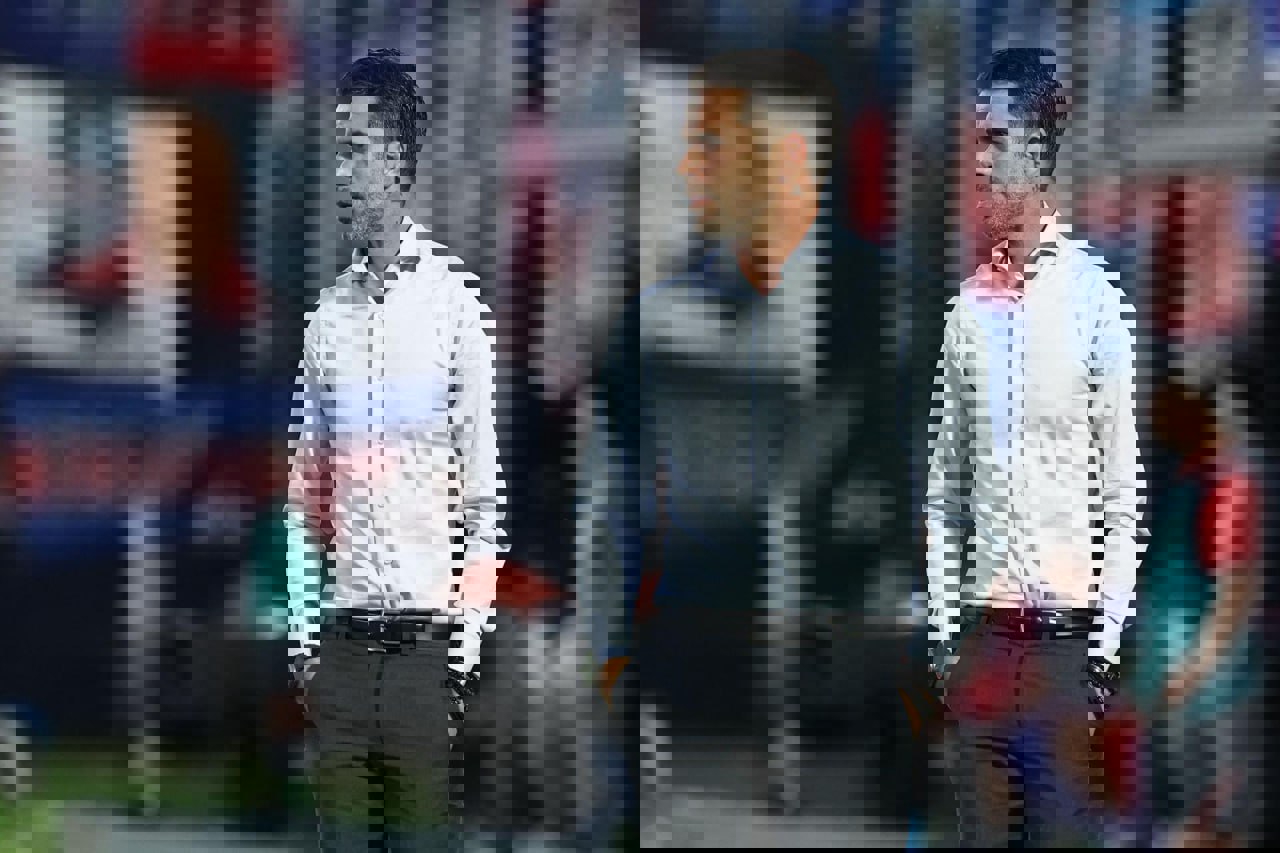 2104842