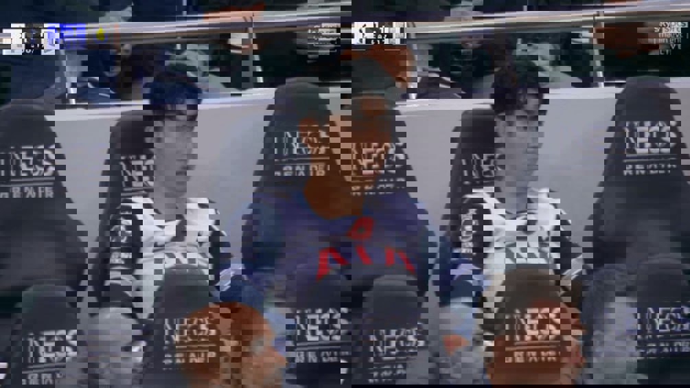 2104823