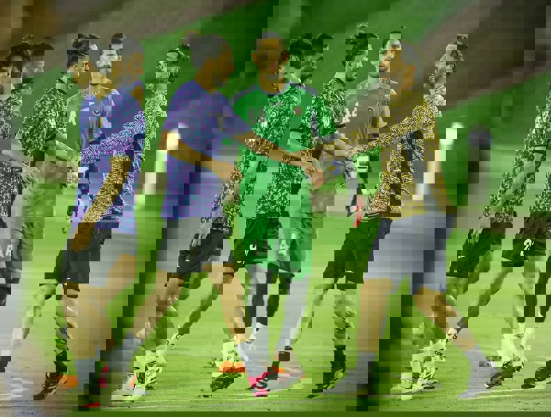 2104991