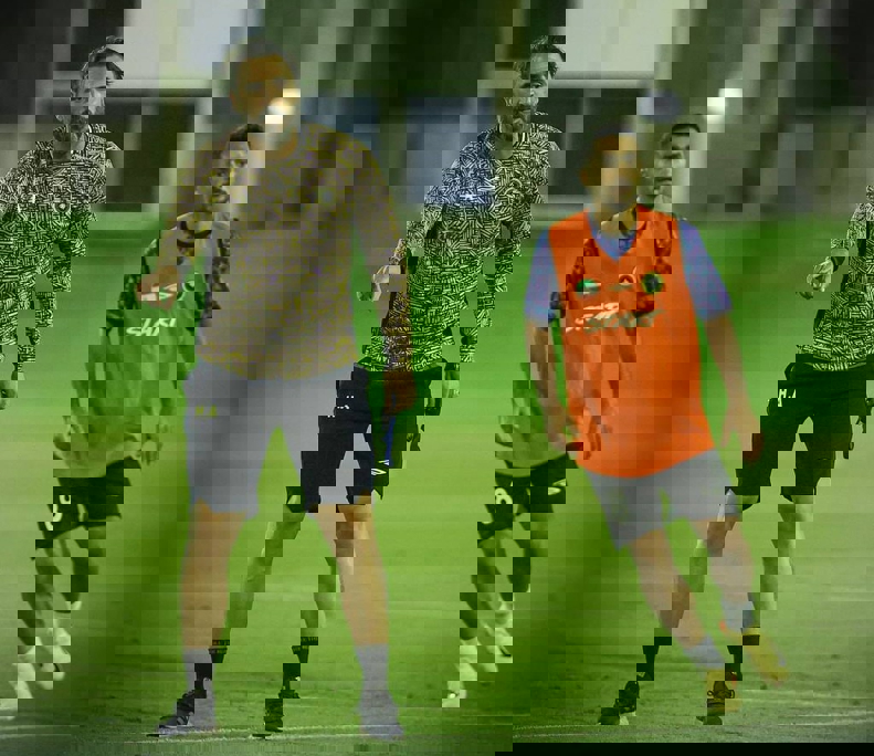 2104990