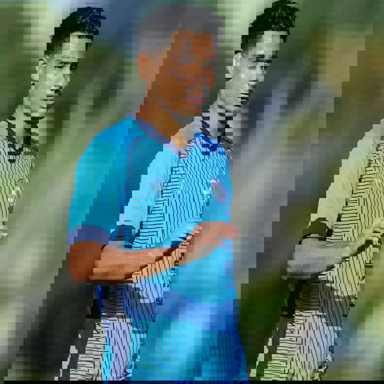 2104995